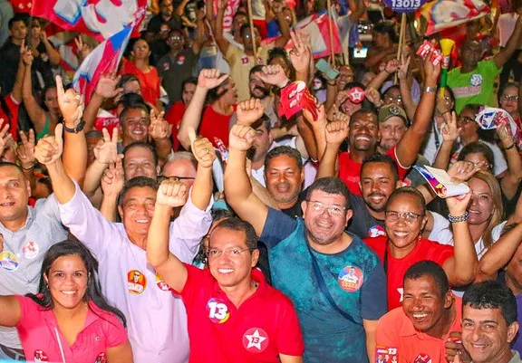 Tito anuncia que vai construir duas novas UPAs e implantar o Hospital Universitário durante caminhada no loteamento São Paulo