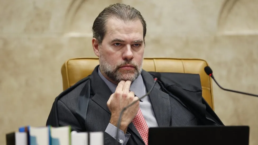 Ministro Dias Toffoli é internado com inflamação no pulmão
