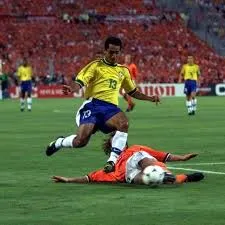 Morre Zé Carlos, lateral da Seleção Brasileira na Copa de 1998