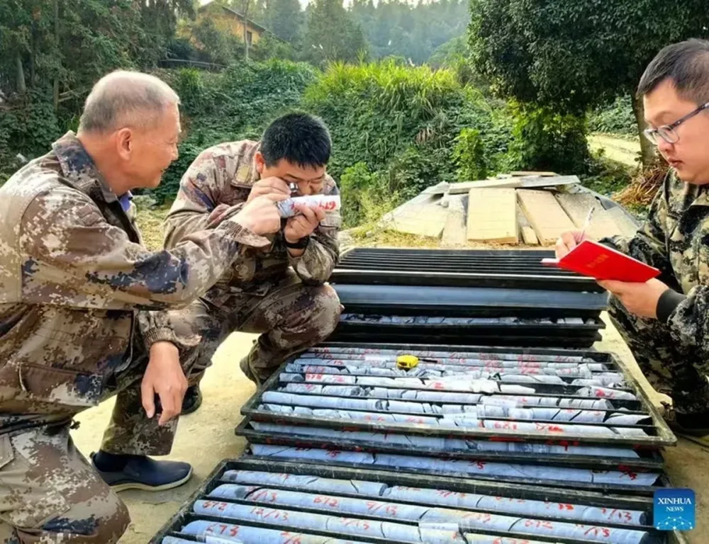 Chineses encontram depósito de ouro oito vezes o peso da Estátua da Liberdade