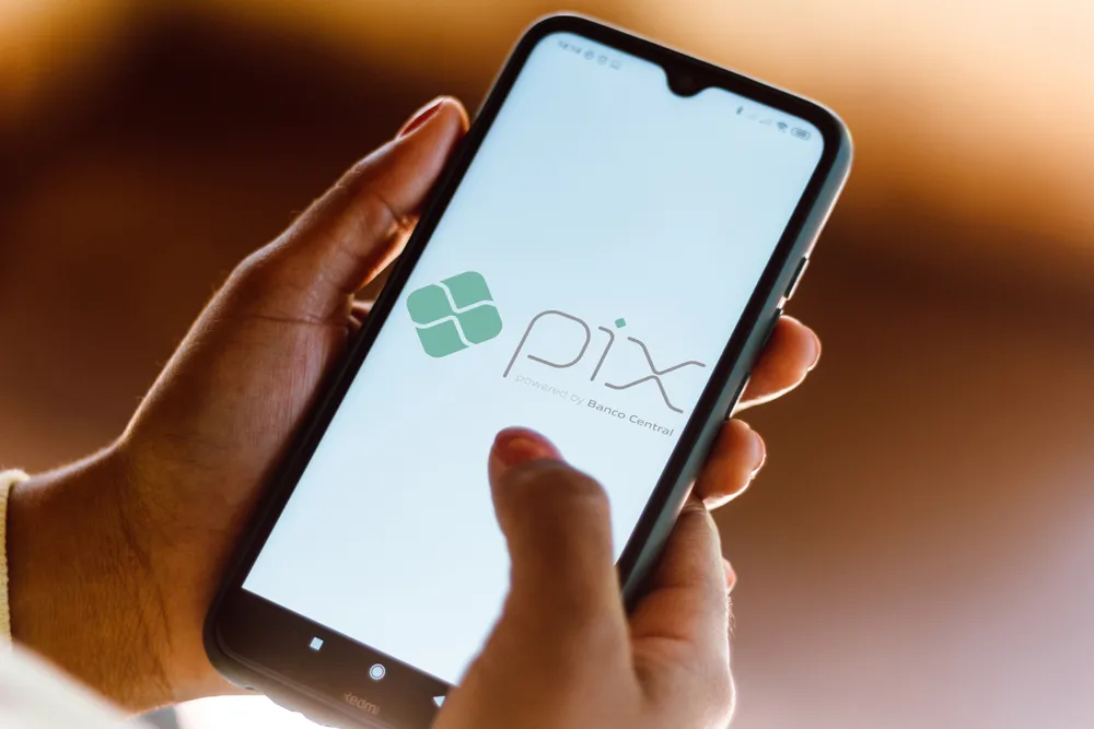 Receita esclarece regras e nega imposto sobre Pix