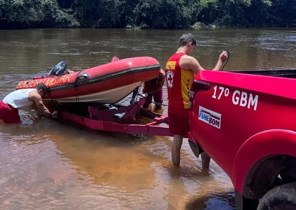 Barreiras: Bombeiros Militares resgatam corpo no Rio de Ondas na localidade da Prainha