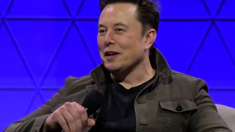 Elon Musk compartilha post de ato contra Lula