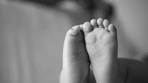 Bebê de 1 ano e 5 meses é internado em UTI com diagnóstico de morte cerebral; suspeita é de ingestão de droga