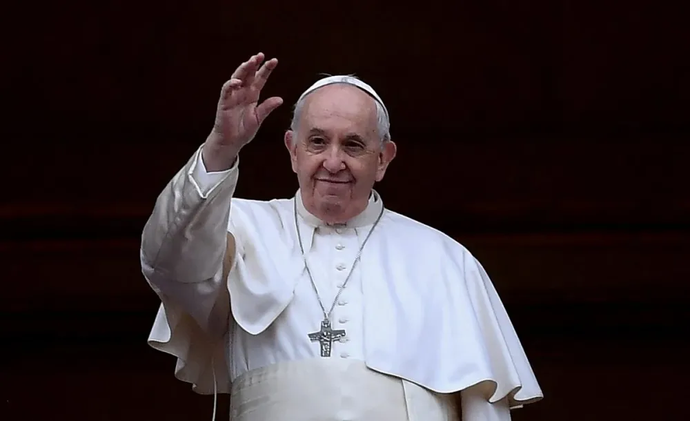 Papa Francisco não aparece em procissão anual da Sexta-feira Santa em Roma