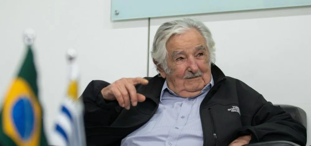 Velório de Mujica terá duração maior para aguardar chegada de Lula, diz imprensa internacional