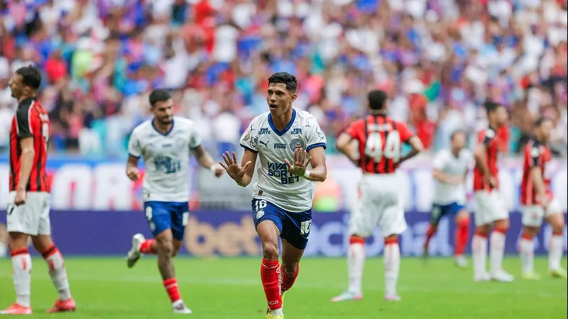 Heróico! Mesmo com um a menos, Bahia vence o Vitória no Ba-Vi e sobe na tabela do Brasileirão 2025