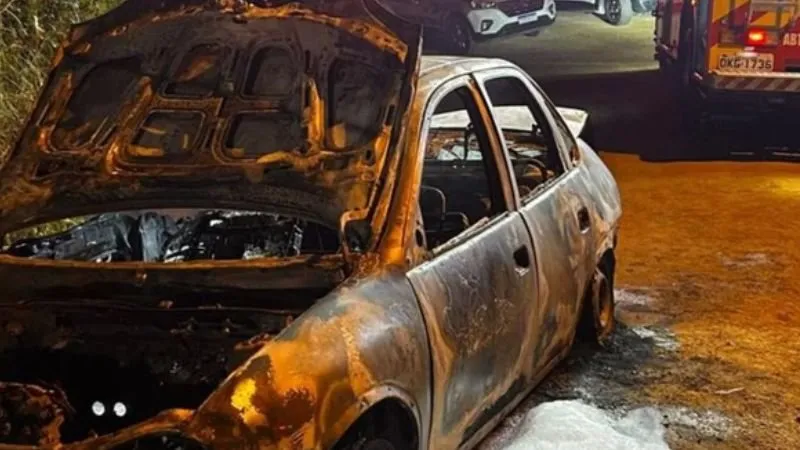 Tragédia em São João Batista: Quatro corpos são encontrados carbonizados dentro de carro em chamas