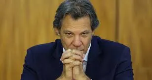 Haddad e cúpula do Congresso se reúnem neste domingo para discutir IOF