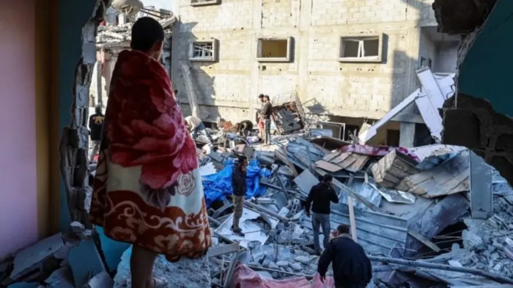 Ataques aéreos de Israel matam mais 72 palestinos em Gaza