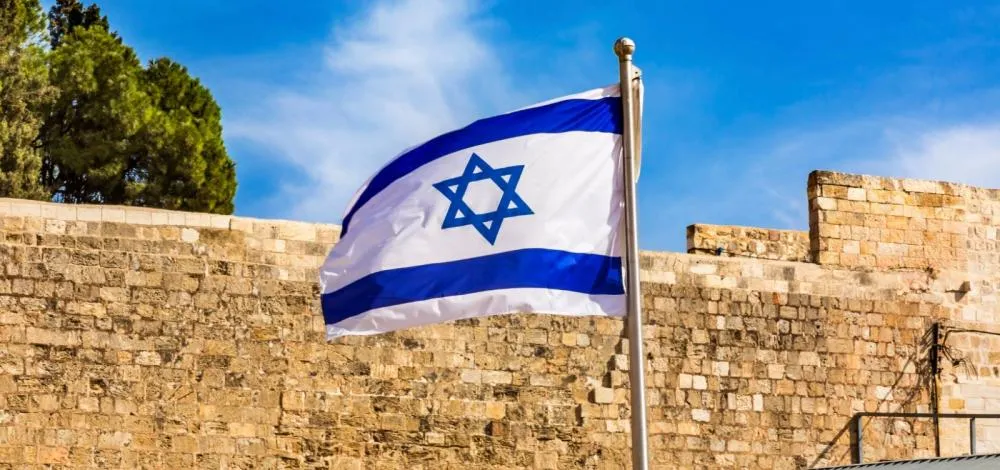 Israel autoriza retomada de ajuda aérea internacional a Gaza em meio a crise humanitária
