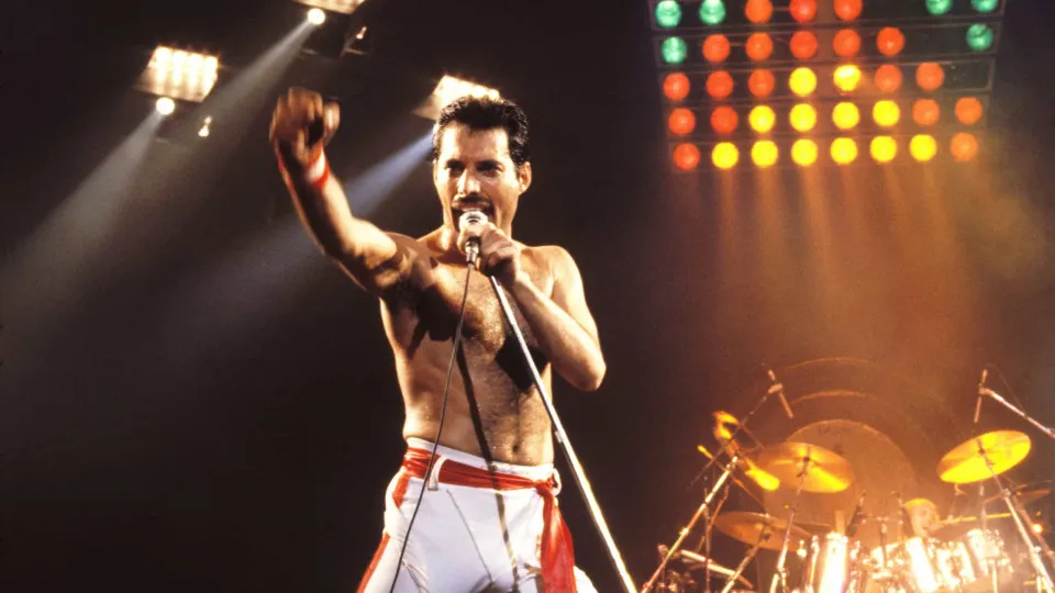 Filha secreta de Freddie Mercury se pronuncia pela primeira vez antes de biografia inédita