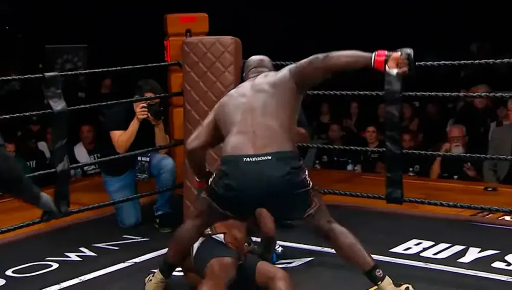 Jairzinho Rozenstruik conquista cinturão no Dirty Boxing com nocaute brutal