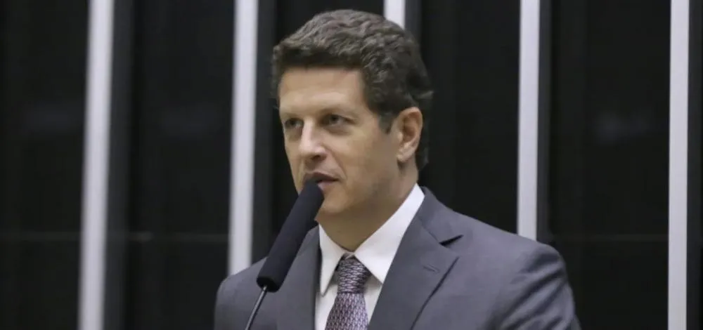 STF torna ex-ministro do Meio Ambiente, Ricardo Salles, réu por contrabando florestal