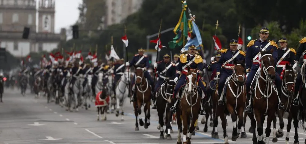 Gritos de “sem anistia” marcam desfile de 7 de Setembro em Brasília