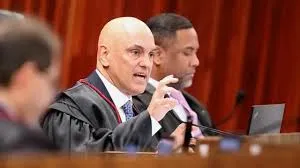 Moraes vota pela condenação de Jair Bolsonaro e seus aliados por tentativa de golpe de Estado