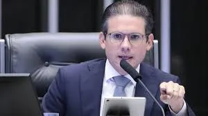 Hugo Motta diz que Lula está em processo de reeleição e deve disputar 7ª eleição