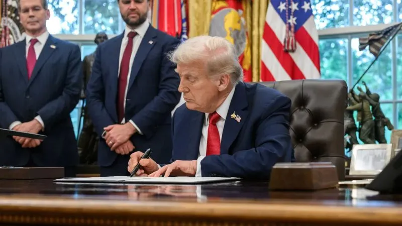Shutdown: 'Haverá demissões em massa', diz Governo Trump