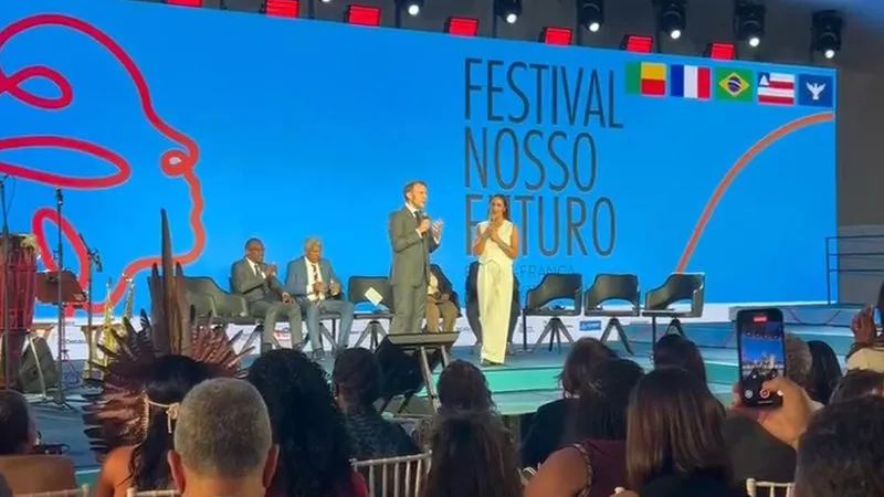 Emmanuel Macron destaca calor humano e acolhida durante sua passaem pela Bahia