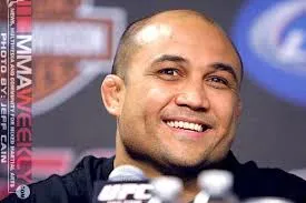 Lenda do UFC, BJ Penn é preso pela sexta vez em 2025 por suspeita de agressão no Havaí