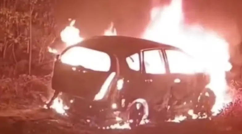 Corpo é encontrado carbonizado no porta-malas de carro incendiado em São Luís