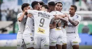 Time do Santos vence Palmeiras na Vila Belmiro e complica a situação do Vitória