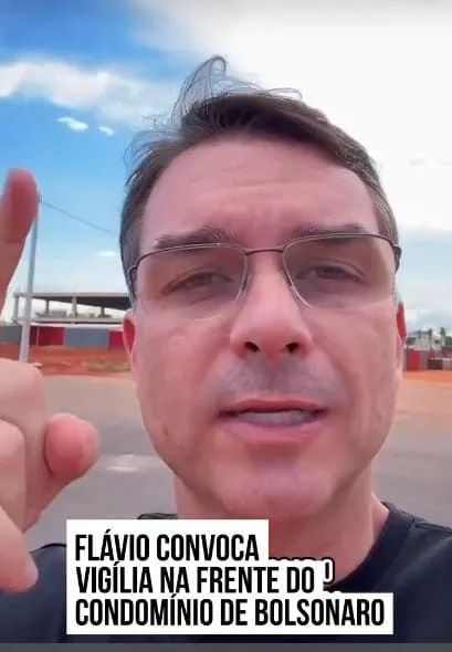 Flávio Bolsonaro convoca “vigília religiosa” em apoio ao ex-presidente Jair Bolsonaro