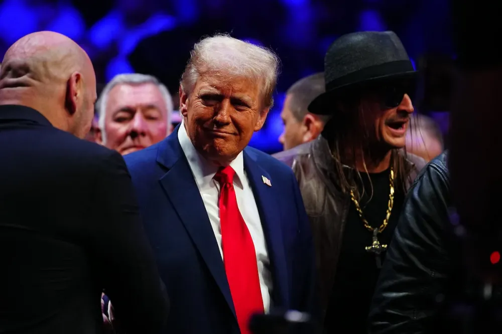 Trump promete megaevento do UFC na Casa Branca em 2026 com recorde de disputas de cinturão
