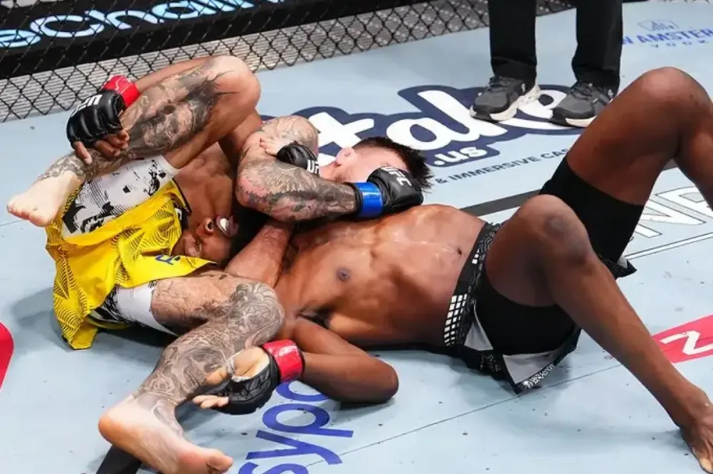 Amosov estreia com autoridade no UFC e finaliza Neil Magny no primeiro round