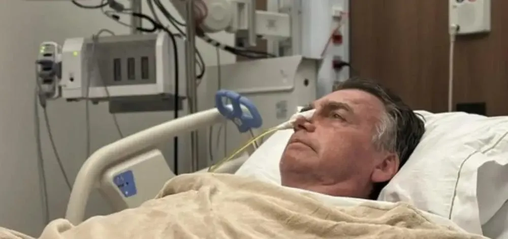 Bolsonaro passa por nova cirurgia para controlar crises de soluço em Brasília