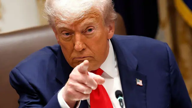 Trump afirma que EUA atacaram porto na Venezuela em ofensiva contra o narcotráfico