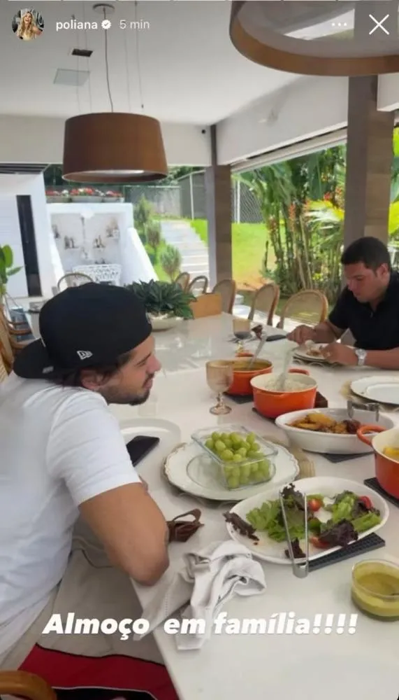 Zé Felipe aparece com a família após término com Ana Castela