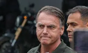 Moraes nega prisão domiciliar a Bolsonaro e determina retorno à PF após alta médica