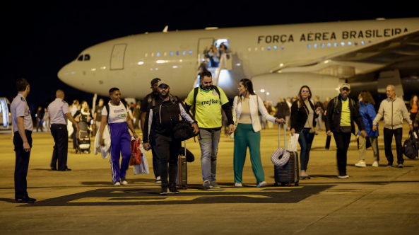 Brasil realiza nova operação humanitária e acolhe 124 brasileiros repatriados dos EUA