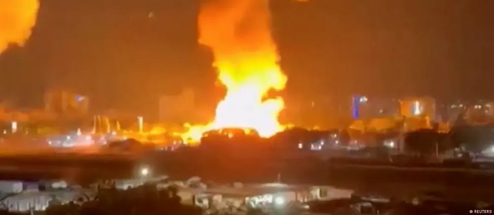 EUA lançam ataques na Venezuela e anunciam captura de Nicolás Maduro