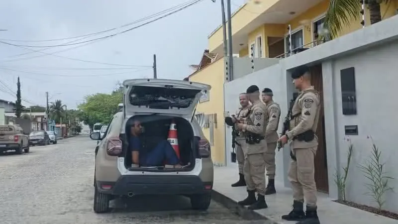 Mulher é morta a tiros pelo enteado em Porto Seguro; o marido também foi preso