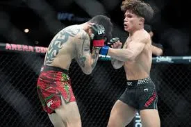 Britânico Lone’er Kavanagh surpreende e derrota Brandon Moreno na luta principal do UFC México