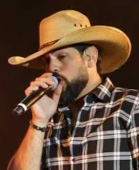 Sorocaba relata susto após passar por aeroporto de Dubai antes de ataque iraniano