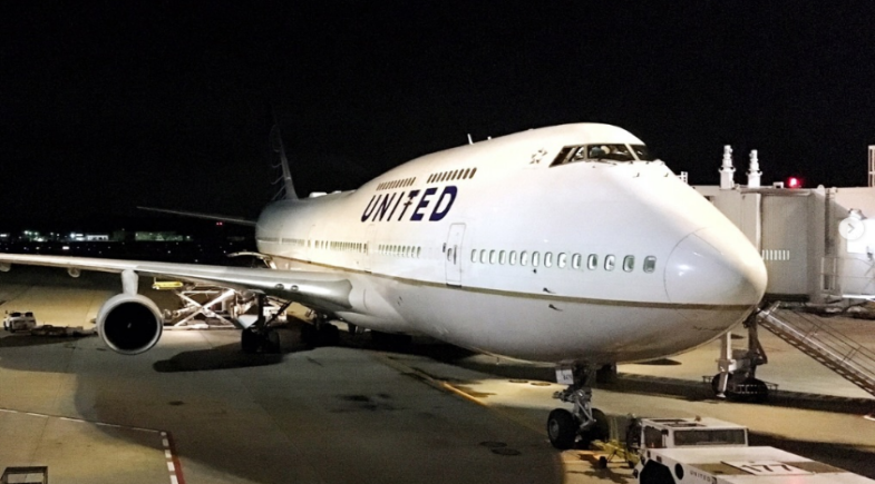 Avião da United Airlines quase colide com helicóptero militar nos Estados Unidos