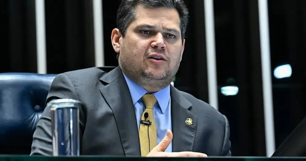 Alcolumbre marca votação de veto sobre dosimetria; projeto pode reduzir pena de Bolsonaro