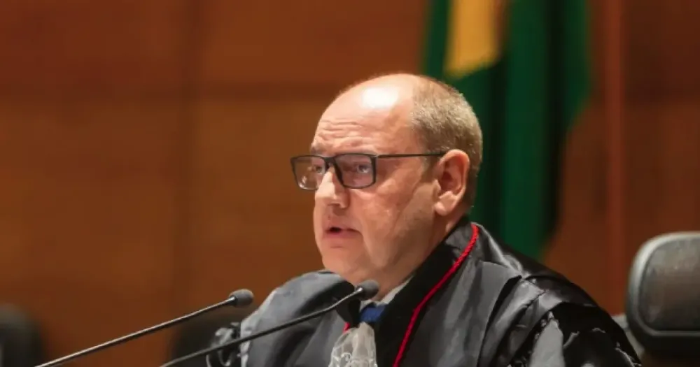 Governador interino do Rio de Janeiro recebe R$ 192 mil em diárias em sete meses de 2025