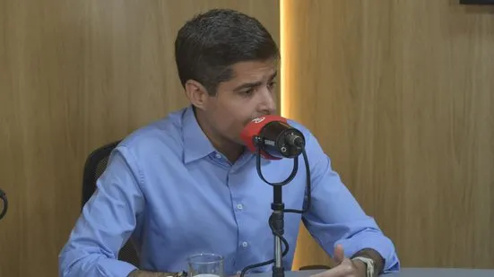 ACM Neto reafirma apoio a Ronaldo Caiado e “larga a mão”de Flávio Bolsonaro