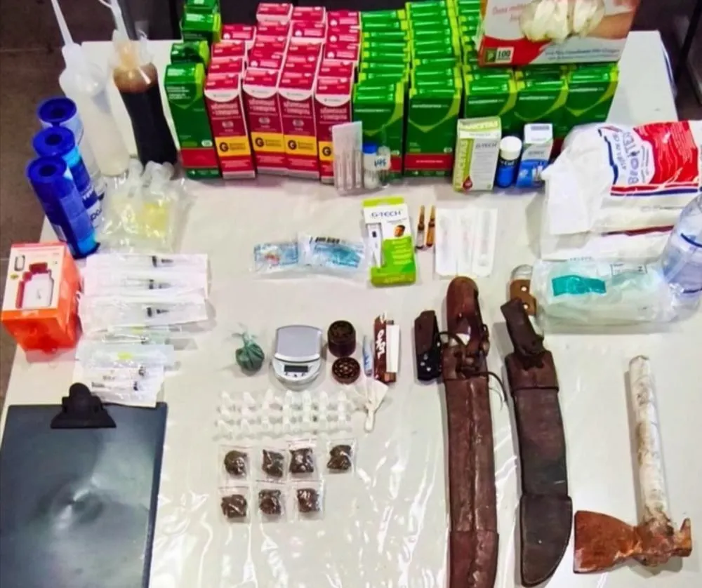 Mulher é presa por tráfico de drogas após denúncia envolvendo um menor em Santa Rita de Cássia