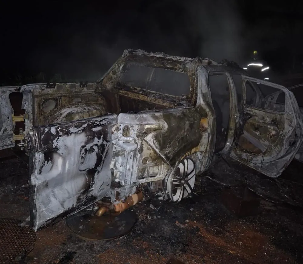 Incêndio em veículo mobiliza bombeiros na BR-135, em Barreiras