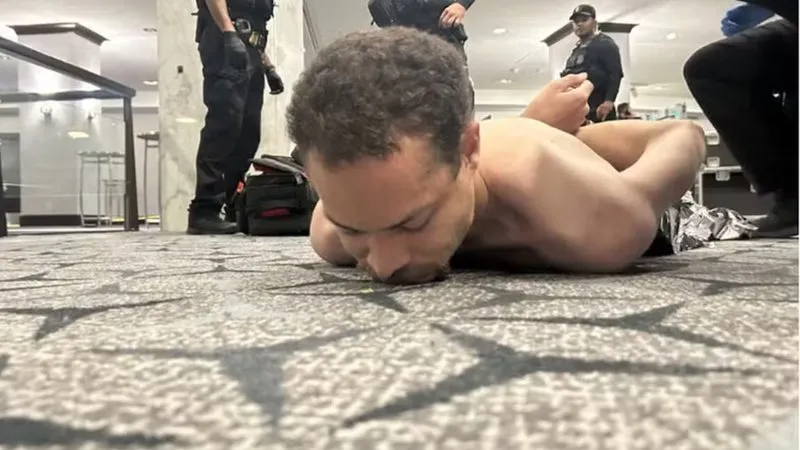 Ataque a tiros interrompe jantar com jornalistas nos EUA; Trump chama suspeito de “doente”