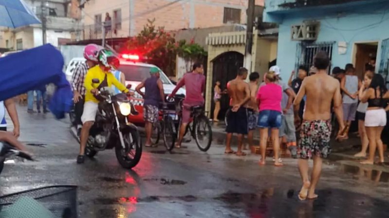 Cantor é morto a tiros na porta de casa e vídeo mostra momento da execução; assista