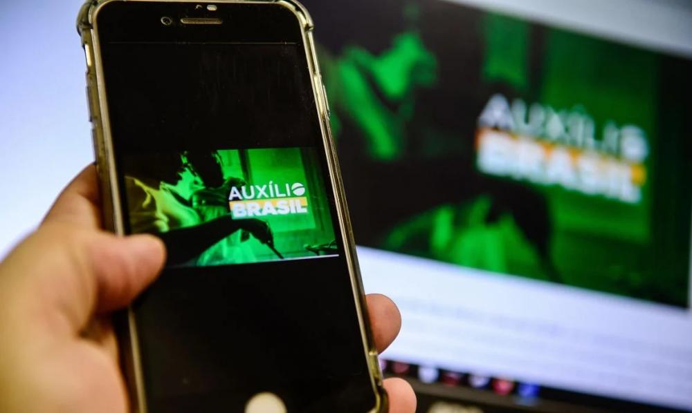 Caixa Econômica começa a pagar parcela de outubro do Auxílio Brasil