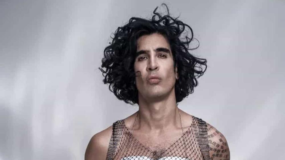 Andrés Cuervo, cantor e modelo, é encontrado morto em Paris, aos 34 anos