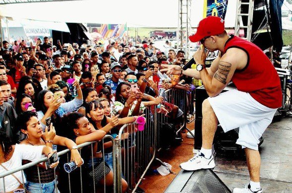 Rapper morre aos 29 anos após sofrer parada cardíaca