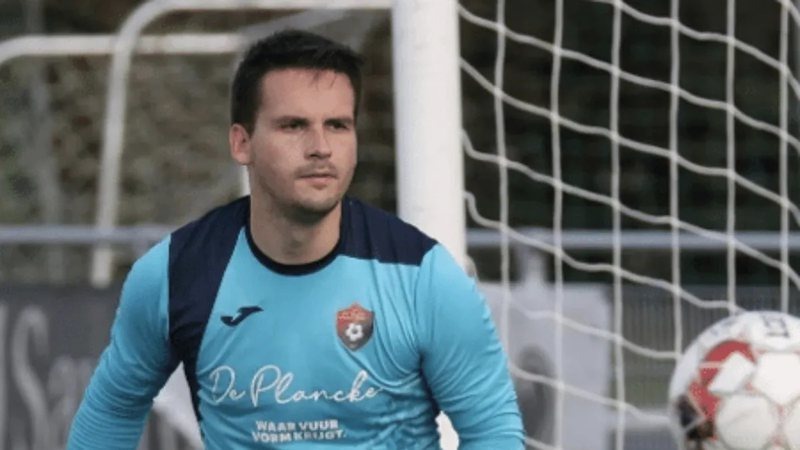 Jovem goleiro morre após defesa de pênalti
